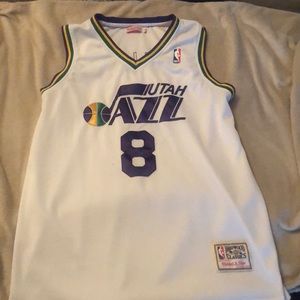 💥 Barely worn Utah Jazz jersey size Large